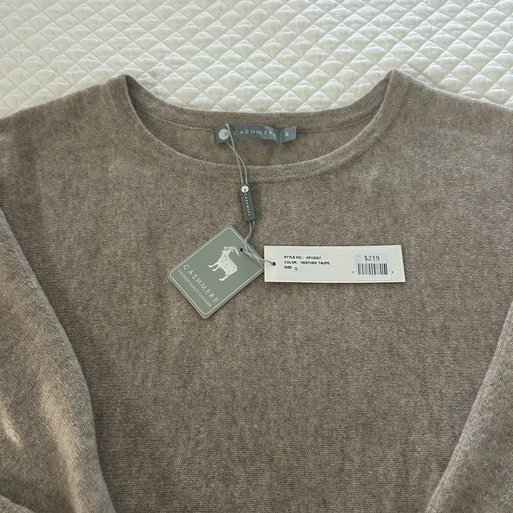 NWT! Women's 100% cashmere light brown Sweater - oversized style/fit